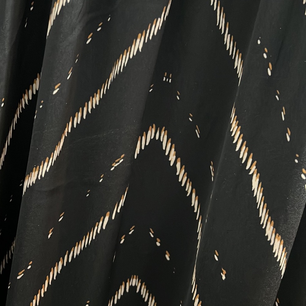 Navy blue with white and gold detail dress from H&M - Picture 7 of 9